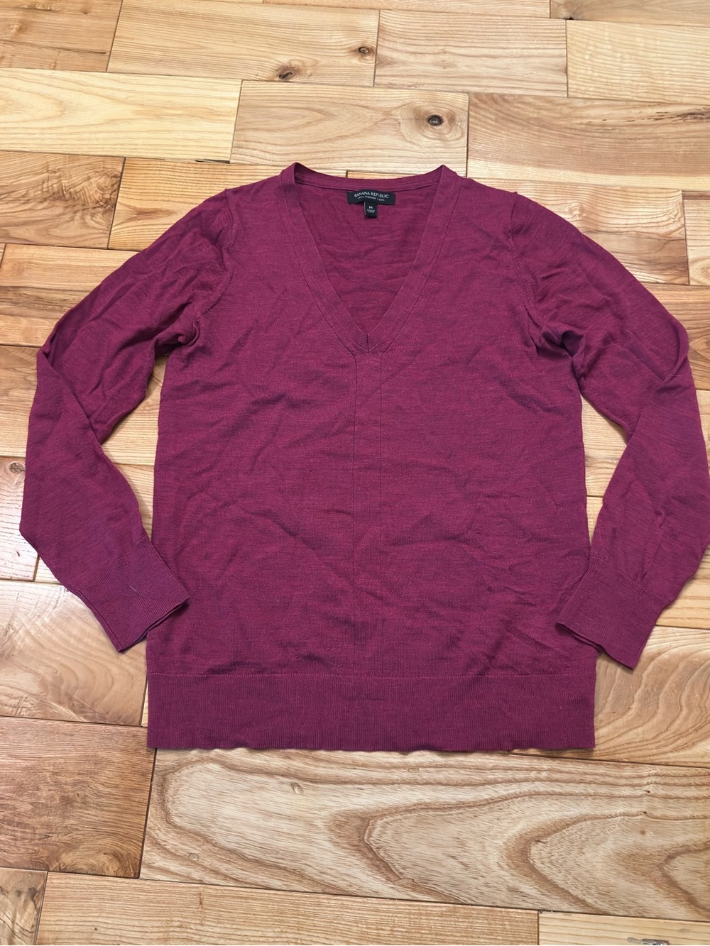 Banana Republic Women’s Merino Wool V-Neck Sweater, Burgundy, Sz Medium